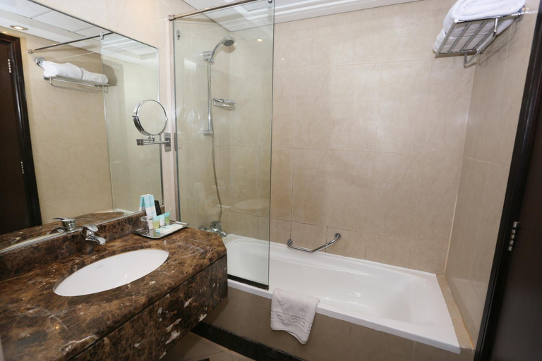 Bathroom 5, Al Hamra Hotel Sharjah, Sharjah City