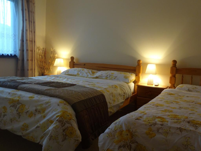 Bedroom 2, Currane Lodge
