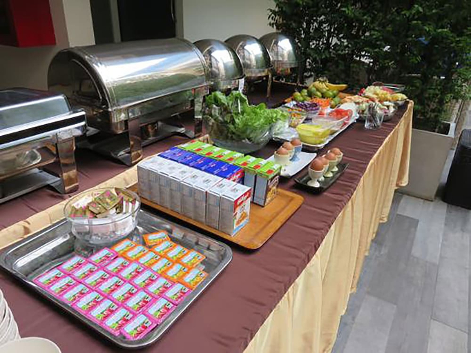 Food & Drinks 5, Moon Dragon Hotel, Muang Chiang Mai