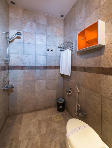 Bathroom 5, Boudl Nakhil