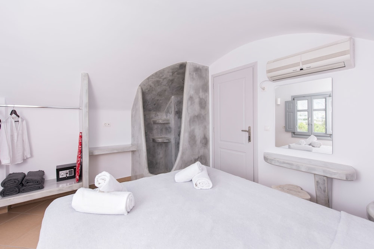 Bedroom 3, Secret Earth Santorini, South Aegean