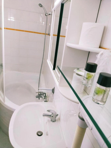 Bathroom 5, Hôtel restaurant l'Eolienne, Seine-Maritime
