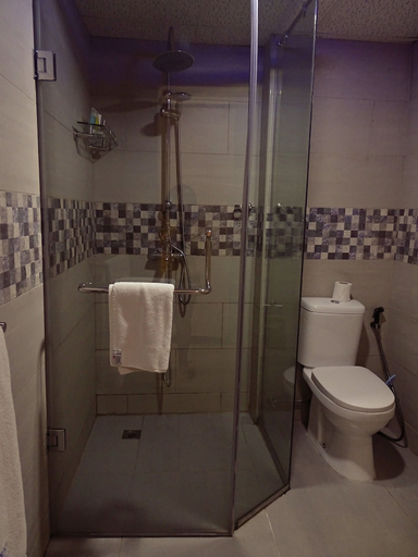 Bathroom, Fairway Hotel, Kampala