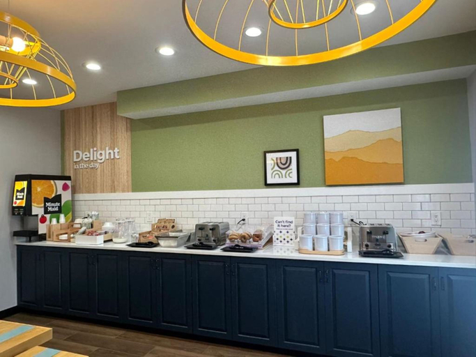Food & Drinks, Spark By Hilton Guilford, New Haven