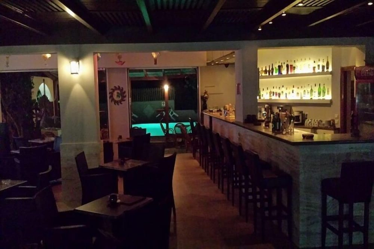 Food & Drinks 5, Maria Lambis, Crete