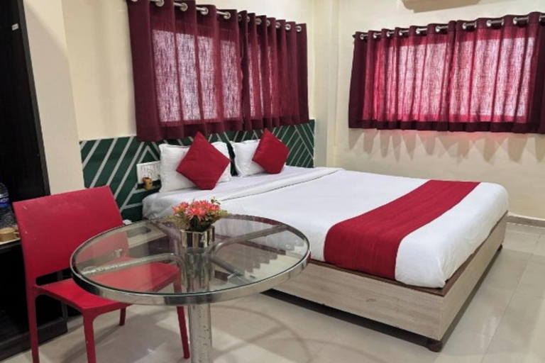 Bedroom 2, Hotel Kailash Park, Mumbai Suburban