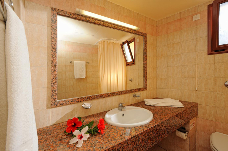 Bathroom 4, Maria Lambis, Crete
