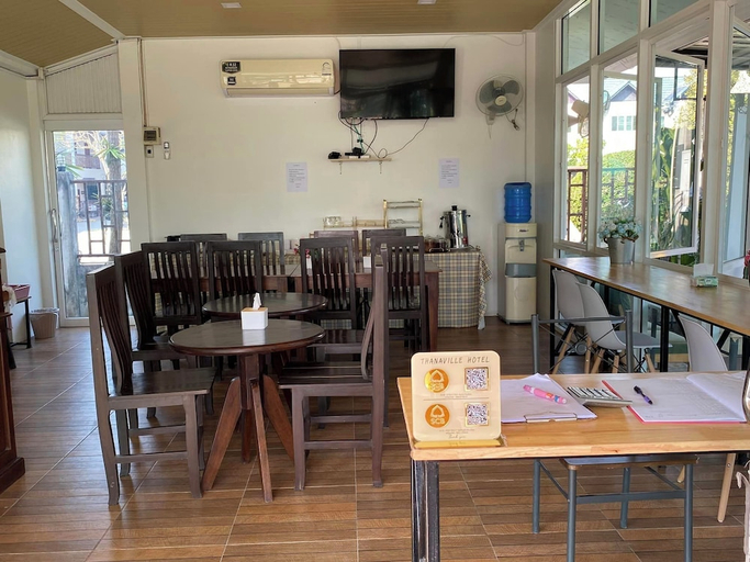 Food & Drinks 5, Thanavill Resort, Mae Sot