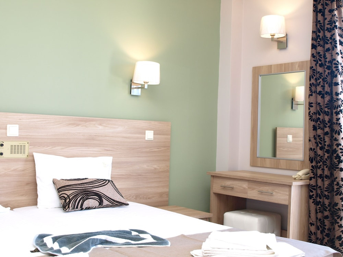 Bedroom 2, Panorama Hotel, North Aegean