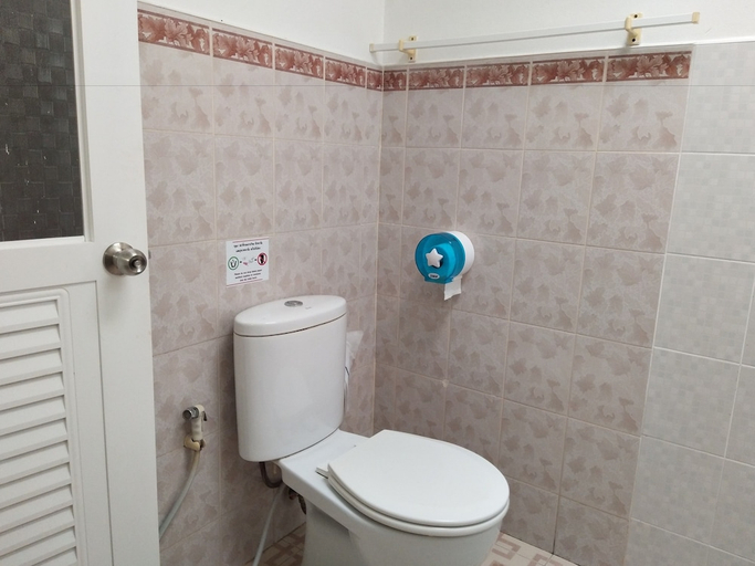 Bathroom 4, The Sunshine Resort, K. Ko Kut