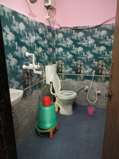 Bathroom 3, Shri Krishna Kunj homestay , Mathura