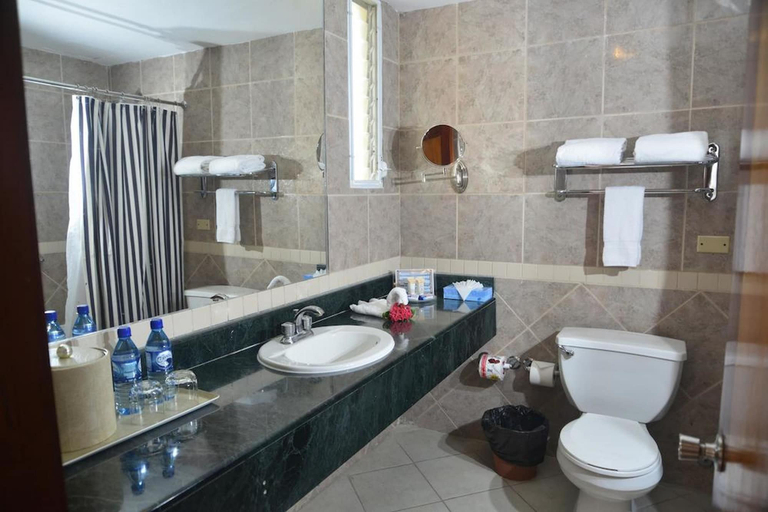 Bathroom 4, Ramada by Wyndham Princess Belize City