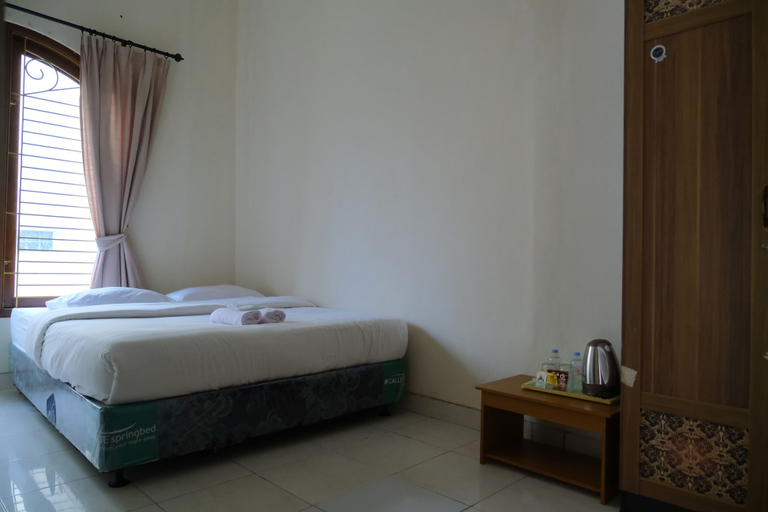Room 4, New Amandani House, Sleman
