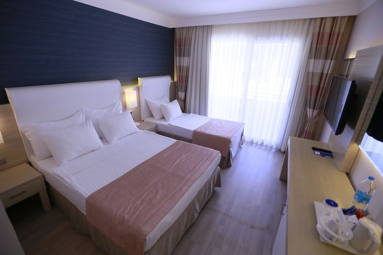 Bedroom 2, Turunc Resort Hotel, Marmaris