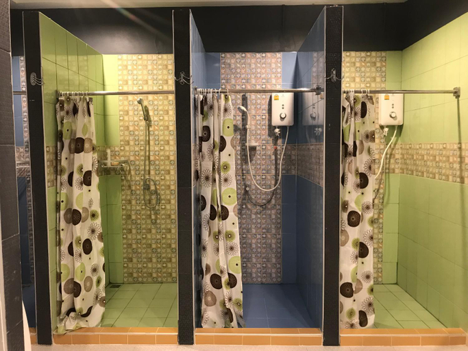 Bathroom 4, B&B Hostel at Jomtien, Pattaya