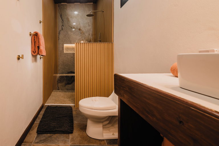 Bathroom 2, 2 Blu Moons Boutique Hotel & Retreat, Santa Cruz