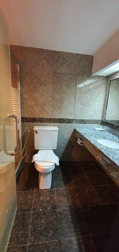 Bathroom 3, Margherita Plaza Hotel, Bintulu