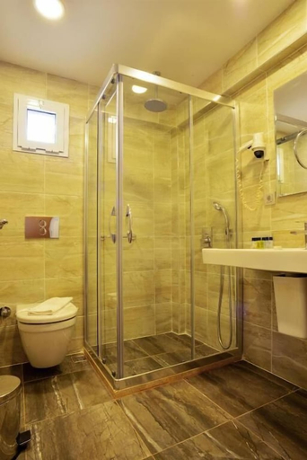 Bathroom 5, Maris Beach Otel, Marmaris