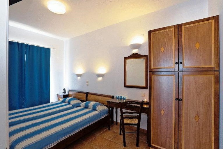 Bedroom 3, Katikies Studios & Apartments, South Aegean