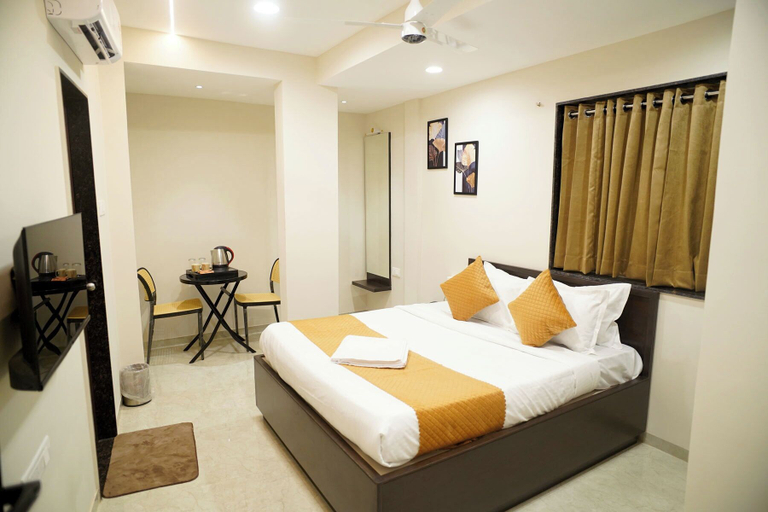 Room 5, Hotel Visawa Residency Kolhapur, Kolhapur
