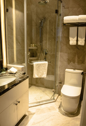 Bathroom 5, Wyndham Grand Xian Residence, Xi'an