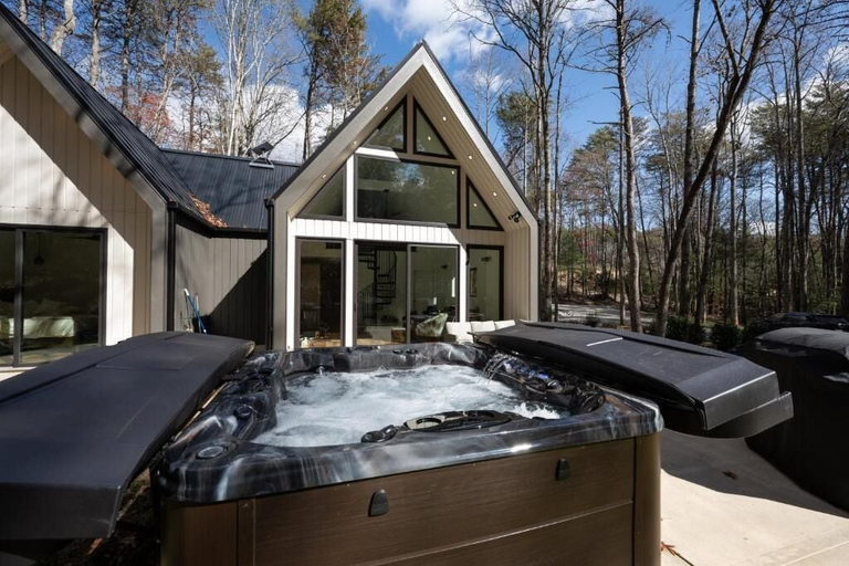 Primary image, Luxury Home - The Bungalow, Transylvania