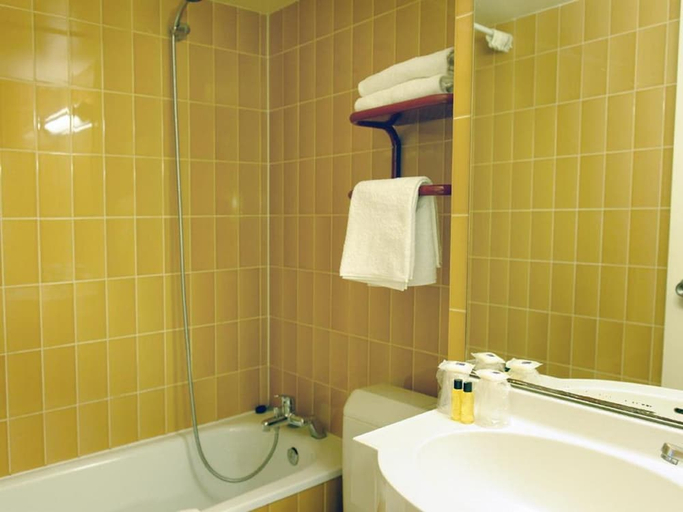 Bathroom 3, New Hôtel Saint Lazare, Paris