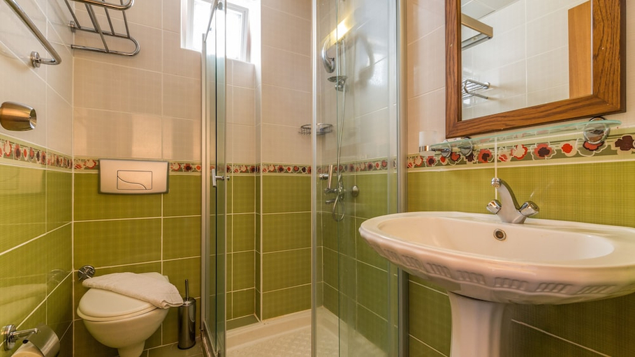 Bathroom 5, Honeymoon Hotel, Marmaris