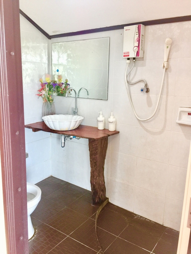 Bathroom 3, Klong Sai Hills Resort, Wang Num Khiaw