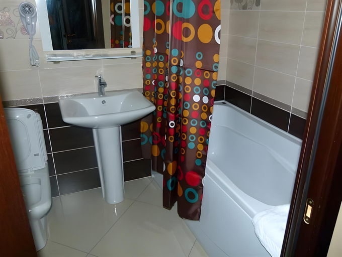 Bathroom 2, Hotel Orange, Predgornyy rayon