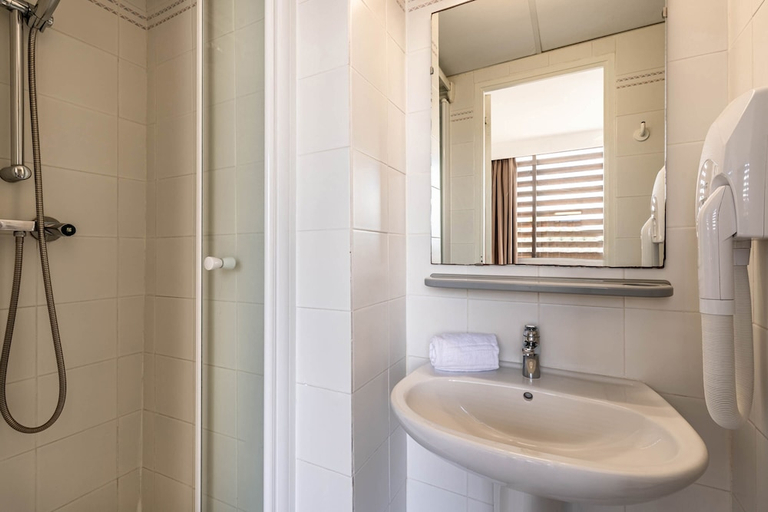 Bathroom 3, Hôtel Propriano Arena Bianca, Corse-du-Sud
