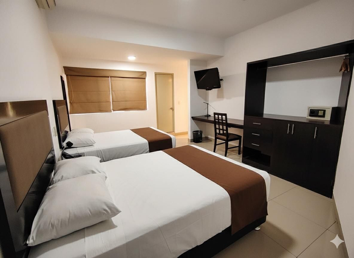 Room 4, Hotel Win & Win, Piura