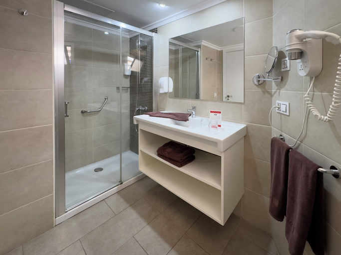 Bathroom 5, Holiday Club Vista Amadores, Las Palmas