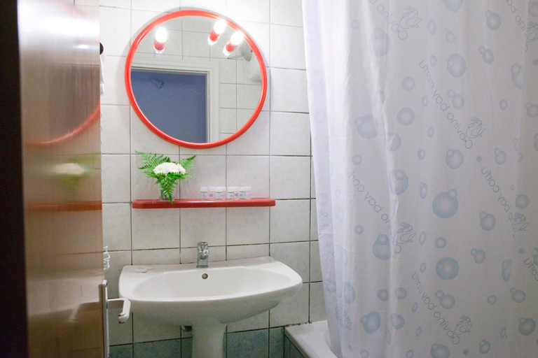 Bathroom 2, Govino Bay, Ionian Islands