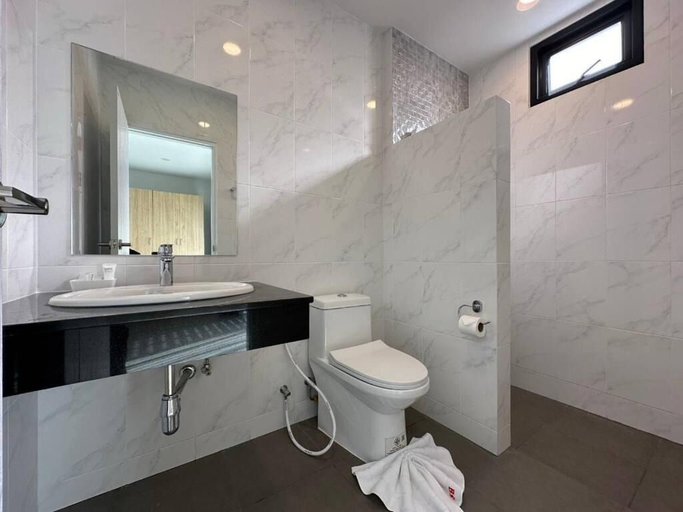 Bathroom 4, BS KRABI HOTEL, Mueang Krabi