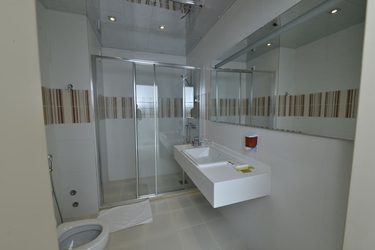 Bathroom 3, Qafqaz Yeddi Gozel Resort, Qəbələ