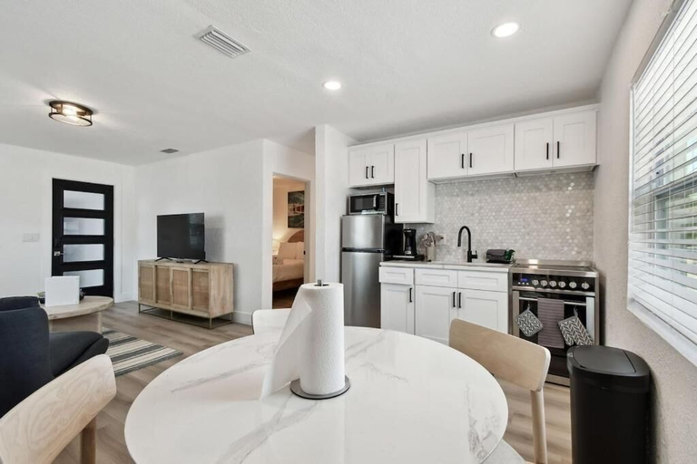 Private kitchen 3, Stylish Treasure Island Escape, Pinellas