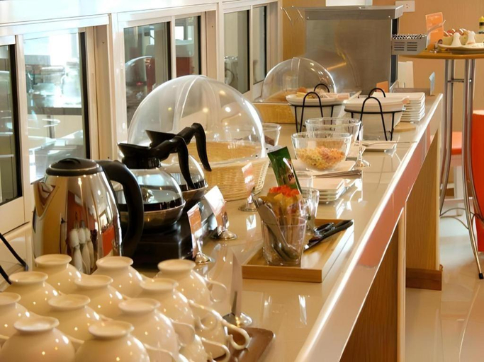 Food & Drinks 5, Thada Chateau Hotel, Muang Buri Ram