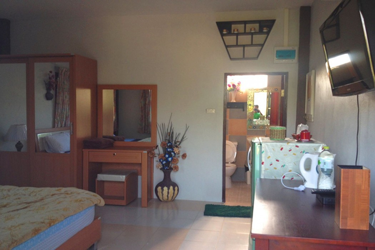 Bedroom 2, Pattharapuri Valley Resort, Suan Phung