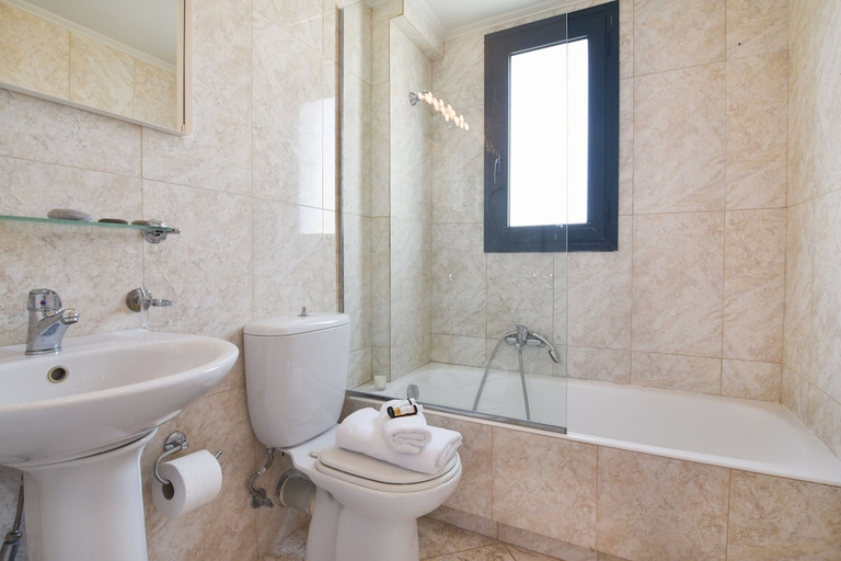 Bathroom 3, Gt Beach Hotel, Crete