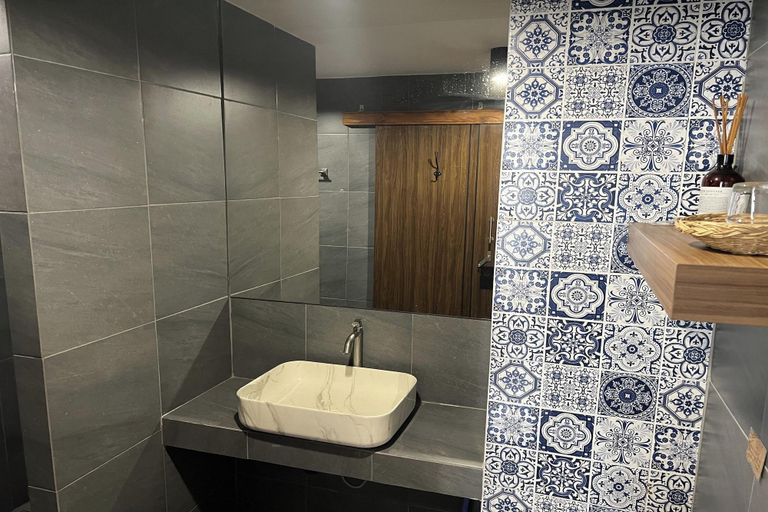 Bathroom 4, Wander Wonder 八WW, Bang Na