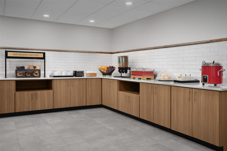 Food & Drinks 4, Hampton Inn & Suites Tupelo/Barnes Crossing, Lee