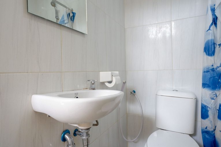 Bathroom 3, RedDoorz @ Karangploso 2, Malang