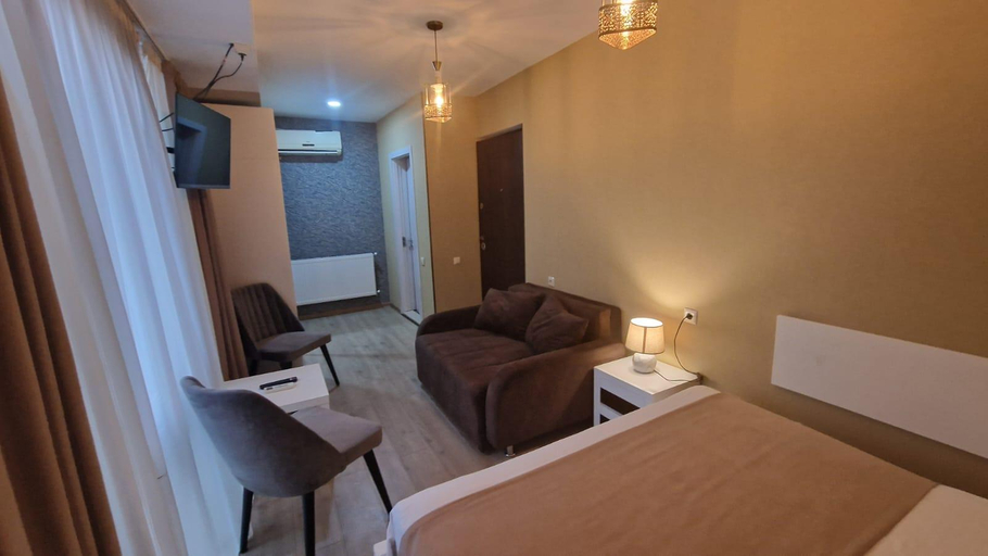 4, Vere Gold Tbilisi, Tbilisi