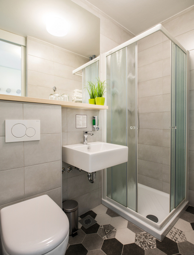 Bathroom 3, B&B Hotel Ljubljana Park, Ljubljana
