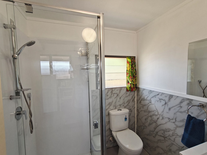 Bathroom, Sunset Bugalows, Aitutaki