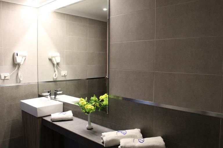 Bathroom 4, President Hotel Jounieh, Kasrouane
