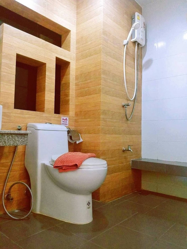 Bathroom 4, Grand Esie Service Apartment, Pluak Daeng