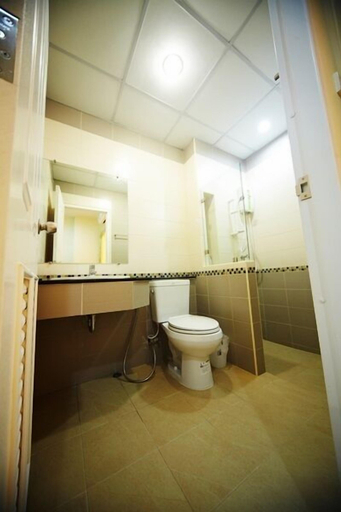 Bathroom 4, Central place serviced apartment 1, Muang Chon Buri
