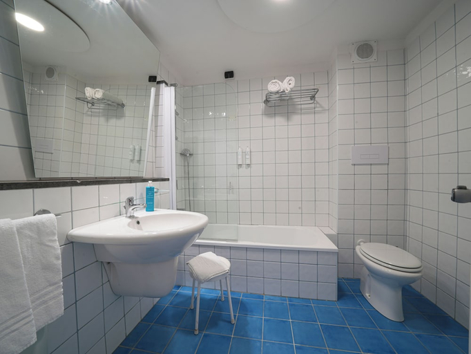 Bathroom 4, Hotel Saline Palinuro, Salerno